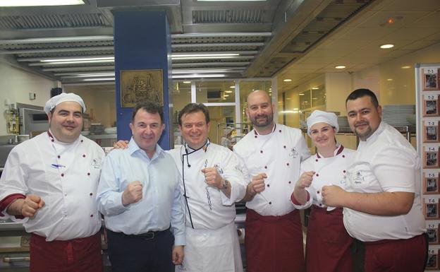 Terraza Carmona abre sus puertas al chef español con más estrellas Michelin
