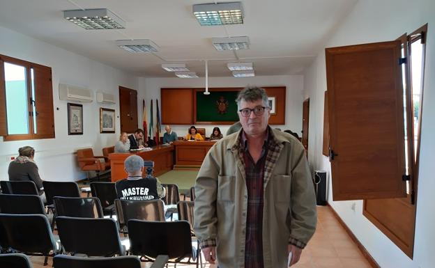 «No es un día para plenos ni votaciones, es un día de huelga»