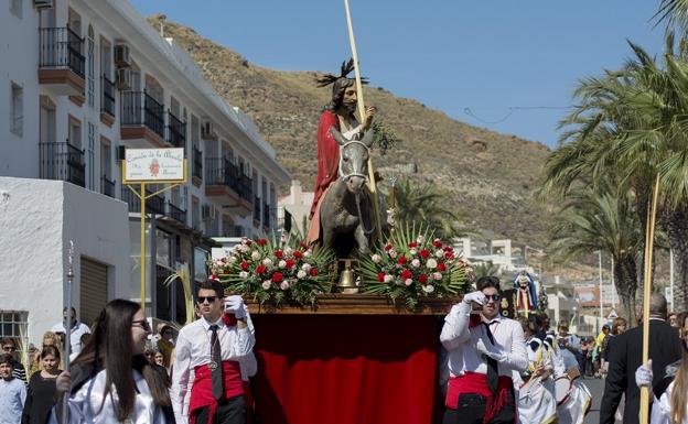 La Borriquita y María Santísima de la Angustias inician la Semana de Pasión en Carboneras