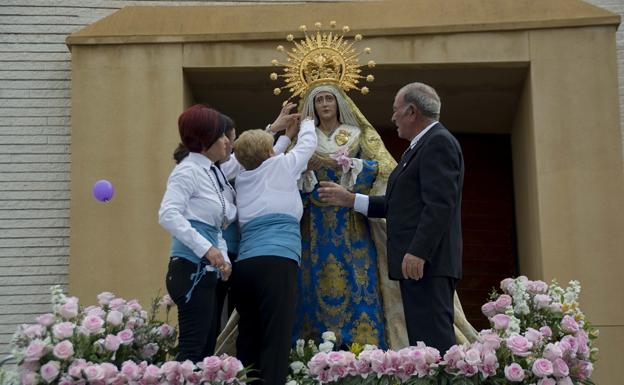 La lluvia obliga a suspender la procesión del Resucitado