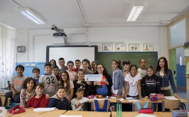 Carboneras ayuda a los alumnos de sus centros educativos a pagar el viaje de estudios