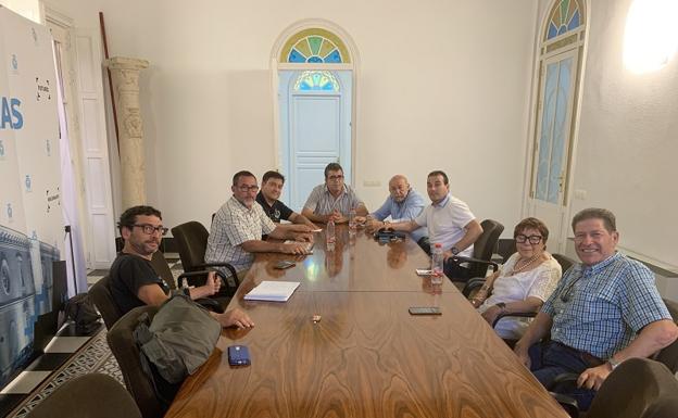 Una mesa de trabajo y movilizaciones para frenar la carga de hierro de Alquife