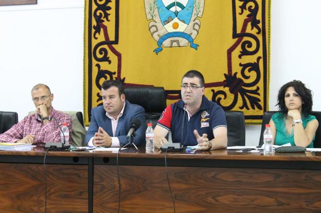 Carboneras convoca 'in extremis' el pleno de investidura para hoy a las ocho por no tener secretario local