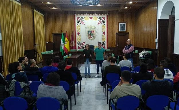 El Ayuntamiento de Huércal-Overa se reúne con los monitores de las actividades municipales para valorar el nuevo modelo de gestión