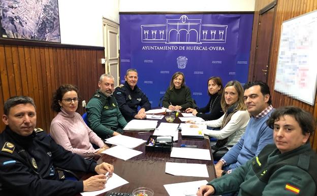 La alcaldesa de Huércal-Overa preside la reunión de la comisión de VioGén
