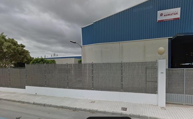 La compañía Abrasivos Manhattan recibe 237.600 euros de la Junta para impulsar los procesos de su fábrica