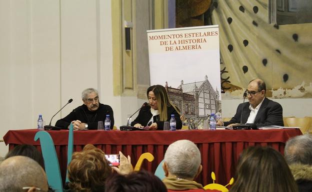 Vera acoge una exposición histórico-pictórica de momentos estelares en la historia de Almería