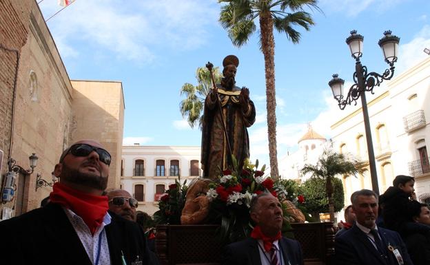 San Antón pone el punto y final a las Pascuas en Vera