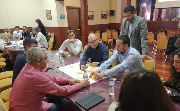 Cuevas celebra la primera sesión informativa de 'Almería Smart 2023'