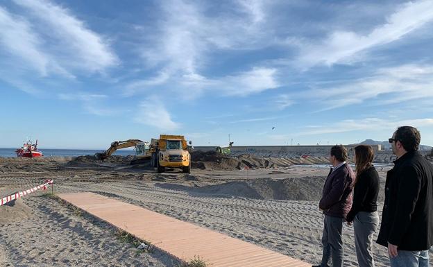 Inician las obras de dragado del puerto y la recuperación de la Playa del Lancón de Carboneras