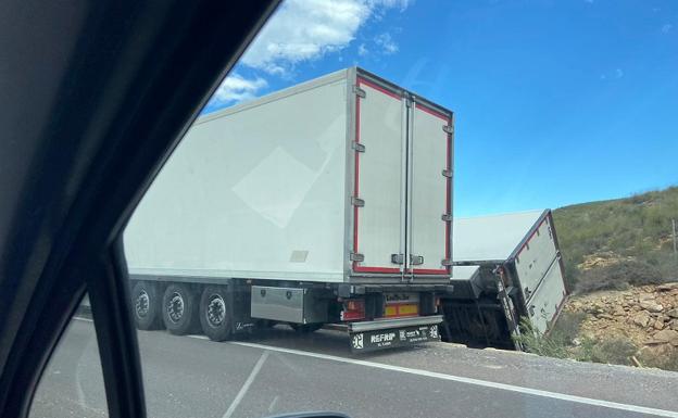Un accidente de tráfico en la A-7 provoca retenciones en Los Gallardos dirección Almería