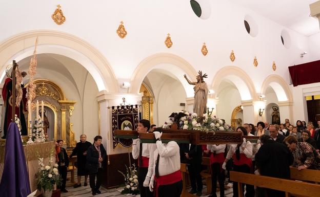 Carboneras presenta el Cartel de Semana Santa y celebra la Primera Levantá