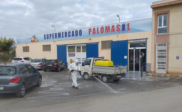 El Ayuntamiento de Cuevas refuerza la limpieza y desinfección de todas las calles