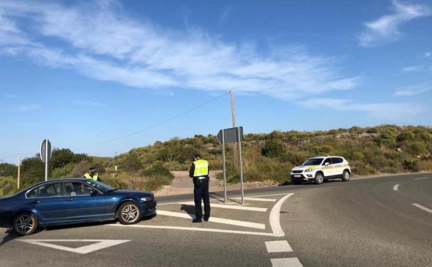 El Levante intensifica los controles para evitar la llegada de foráneos a sus segundas residencias