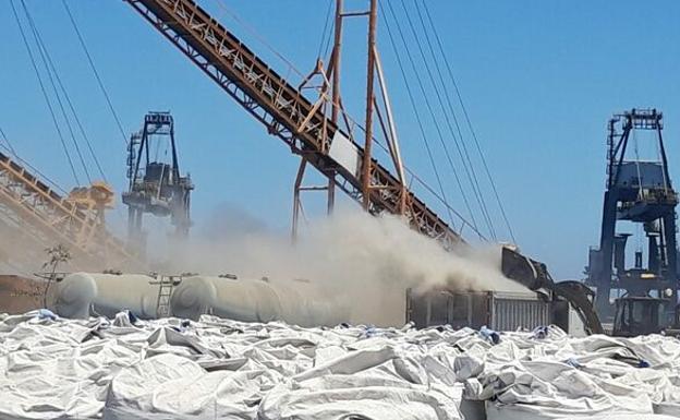 Aránzazu Martín señala que la aprobación de la Junta en Granada a Minas de Alquife no autoriza el embarque del mineral en Carboneras