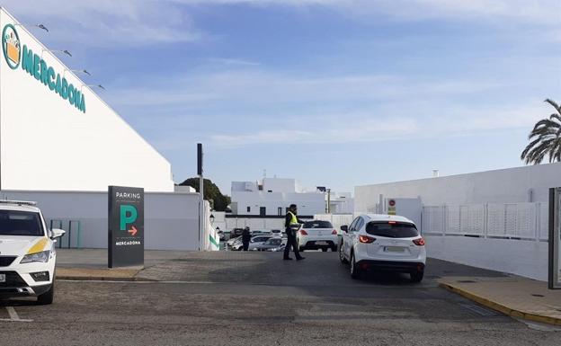 El Levante almeriense intensifica los controles junto a supermercados