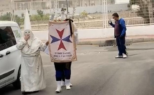 Rompen el confinamiento para realizar una procesión en Huércal-Overa