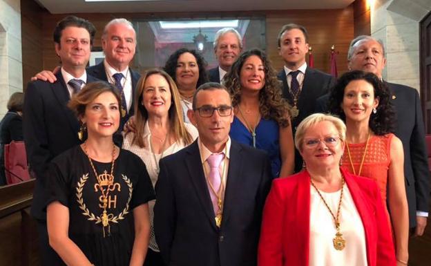 El alcalde de Vera responde a las críticas de la oposición que lo acusaba de falta de solidaridad