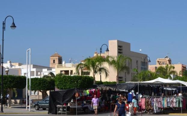 Vera reabre su mercadillo semanal de los sábados