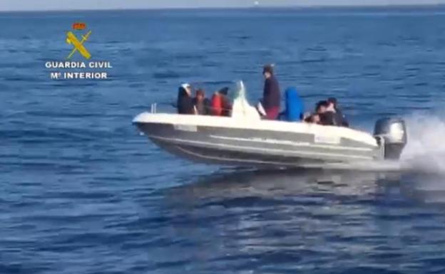 Rescatadas 47 personas de dos pateras frente a Carboneras