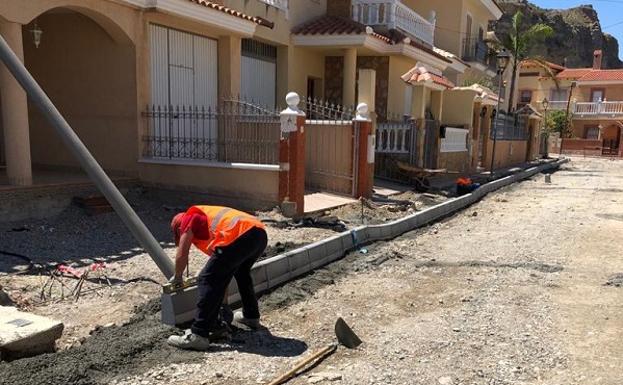 Comienzan las obras del Barrio Bravo para resolver los problemas de saneamiento