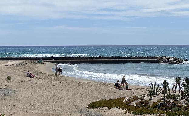 El Levante Almeriense estrena fase con unas temperaturas que invitan a bañarse en la playa