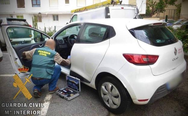 Denuncia que le han robado el coche al ser sorprendido a gran velocidad y en sentido contrario