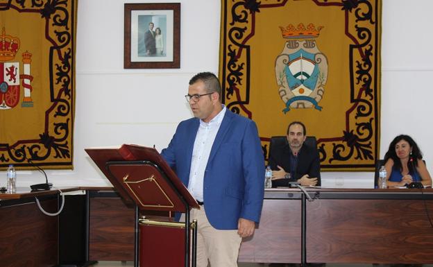 Andrés Belmonte Venzal toma posesión como concejal en el Ayuntamiento de Carboneras