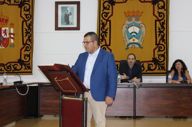 Andrés Belmonte Venzal toma posesión como edil socialista de Carboneras