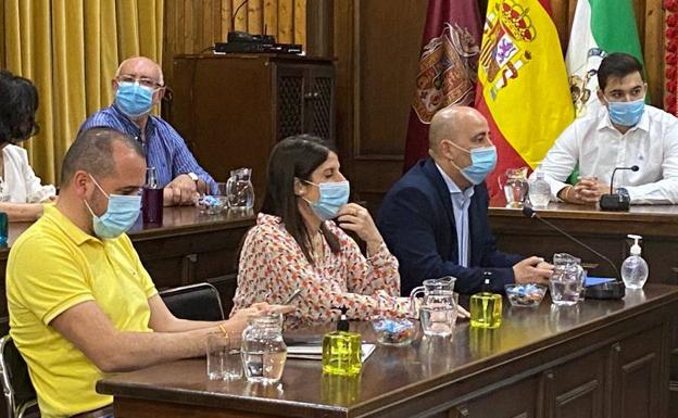 Domingo Fernández, alcalde de Huércal-Overa tras prosperar la moción de censura con el edil díscolo de Cs