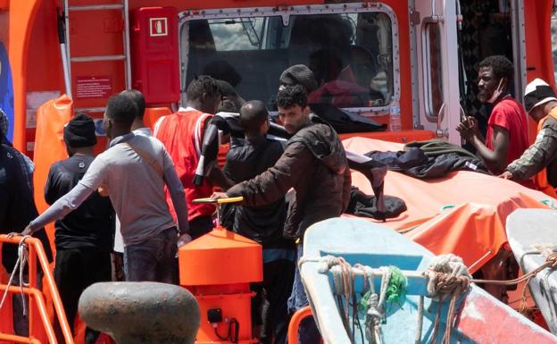 Llegan otros 26 inmigrantes a una playa de Cuevas del Almanzora
