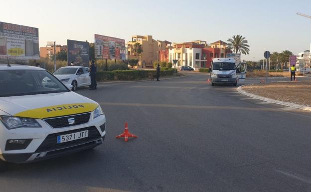 La Policía Local de Vera sanciona en una noche a 140 personas por botellón y por no llevar mascarillas