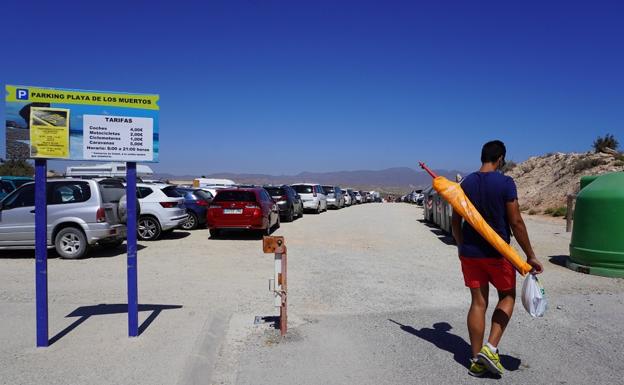 Amérigo destaca las actuaciones en el acceso de la Playa de los Muertos