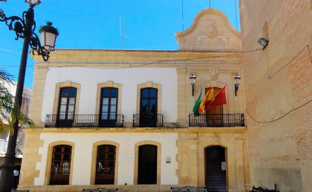 El Ayuntamiento de Vera se compromete con la plantilla de limpiadoras municipales