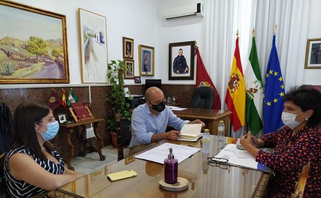 Diputación y Huércal-Overa estrechan su colaboración para incentivar el empleo