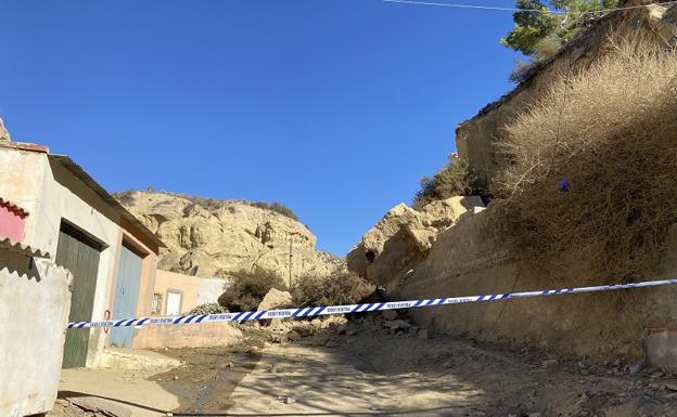 El derrumbe en una casa cueva deja un herido en Cuevas del Almanzora