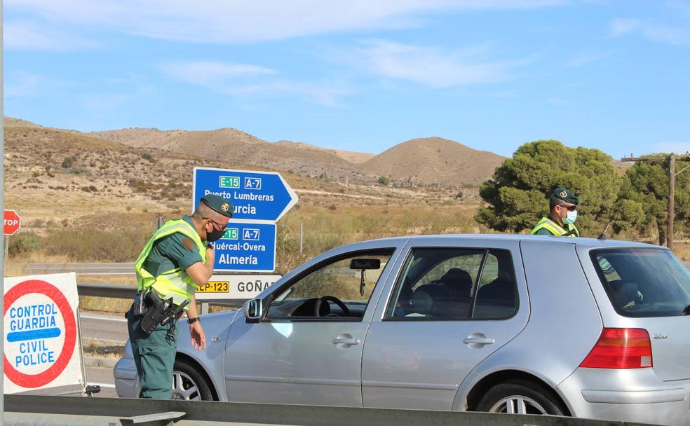 La Guardia Civil da el alto al paso de la Covid-19