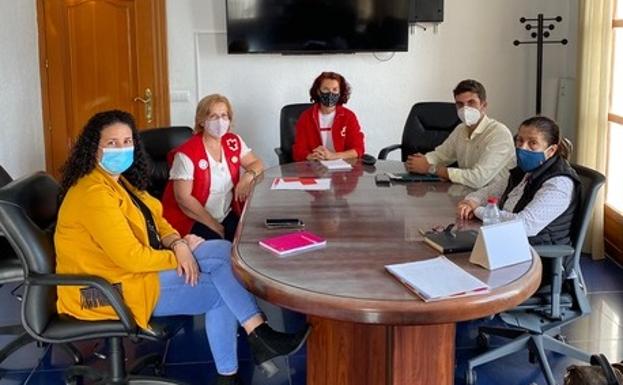 Cruz Roja de Mojácar pide solidaridad a los vecinos de cara a la Navidad