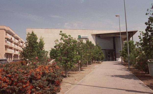 Cierran el centro de salud de Cuevas tras detectar un brote de Coronavirus entre su personal