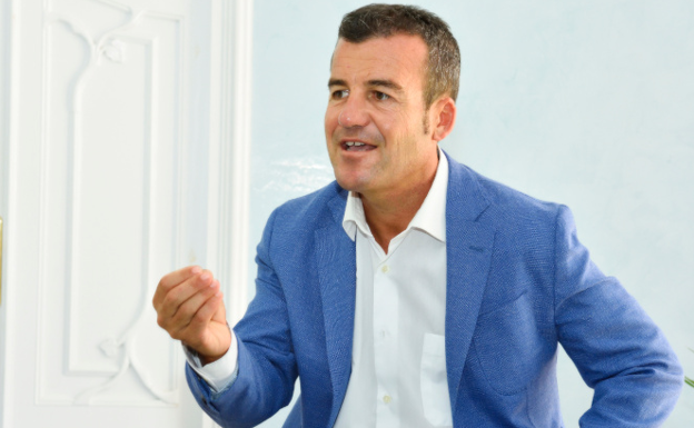 Hernández asegura que los contratos se hicieron «con informes favorables»