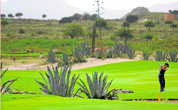 El campo de golf de Cuevas despedirá a 24 trabajadores empujado por el Brexit