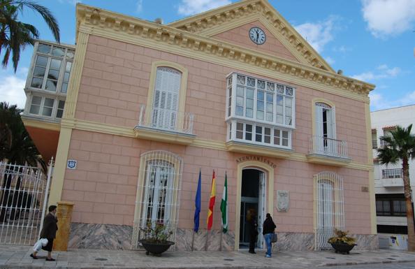 Carboneras aprueba 13,7 millones en un presupuesto «por el futuro»