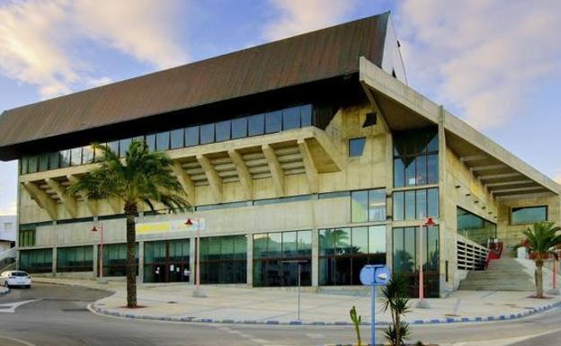 Evacúan en helicóptero a un menor tras desmayarse durante un partido de balonmano en Carboneras