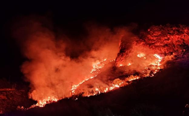 Declarado un incendio en Sierra Cabrera