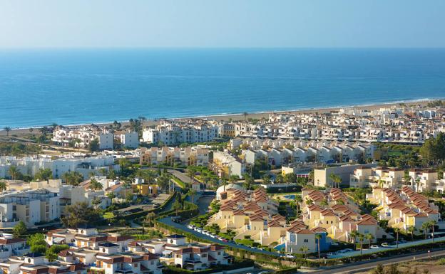 Vera se abre al mundo como destino turístico familiar en su nueva web