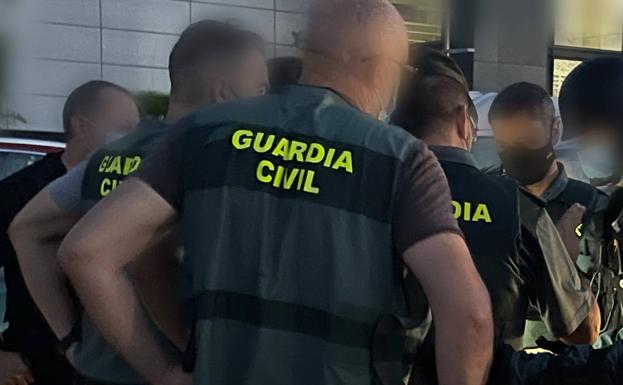 Agreden a un hombre en la mandíbula para quitarle el bolso mientras caminaba de madrugada en Pulpí