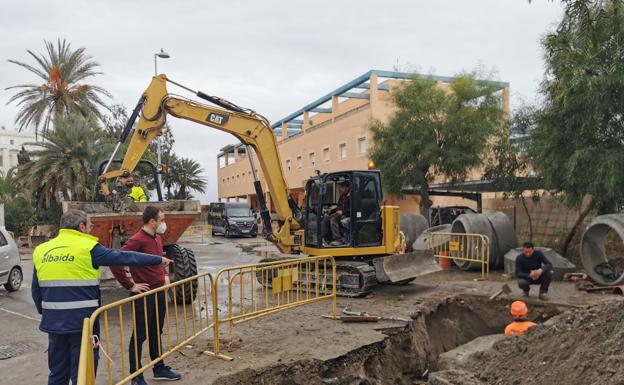 Arrancan las obras de mejora en la Urbanización Natsun de Vera Playa