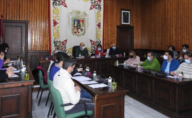 El PP exige la dimisión de la portavoz socialista de Huércal-Overa «por insultar al alcalde»