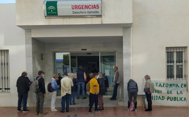 Una plataforma vecinal recoge firmas contra el «deterioro» de la atención primaria en el Levante