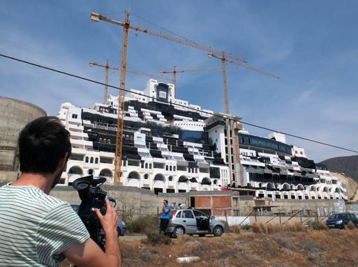 El juicio por pintar el Algarrobico se celebrará 9 años después
